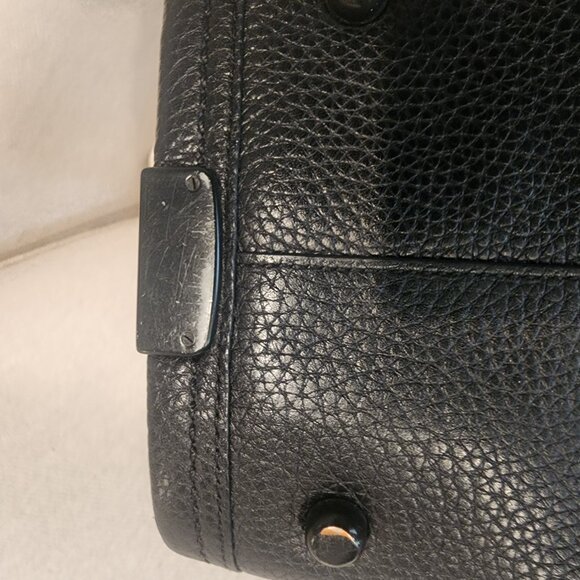 Coach Swagger - Picture 3 of 11